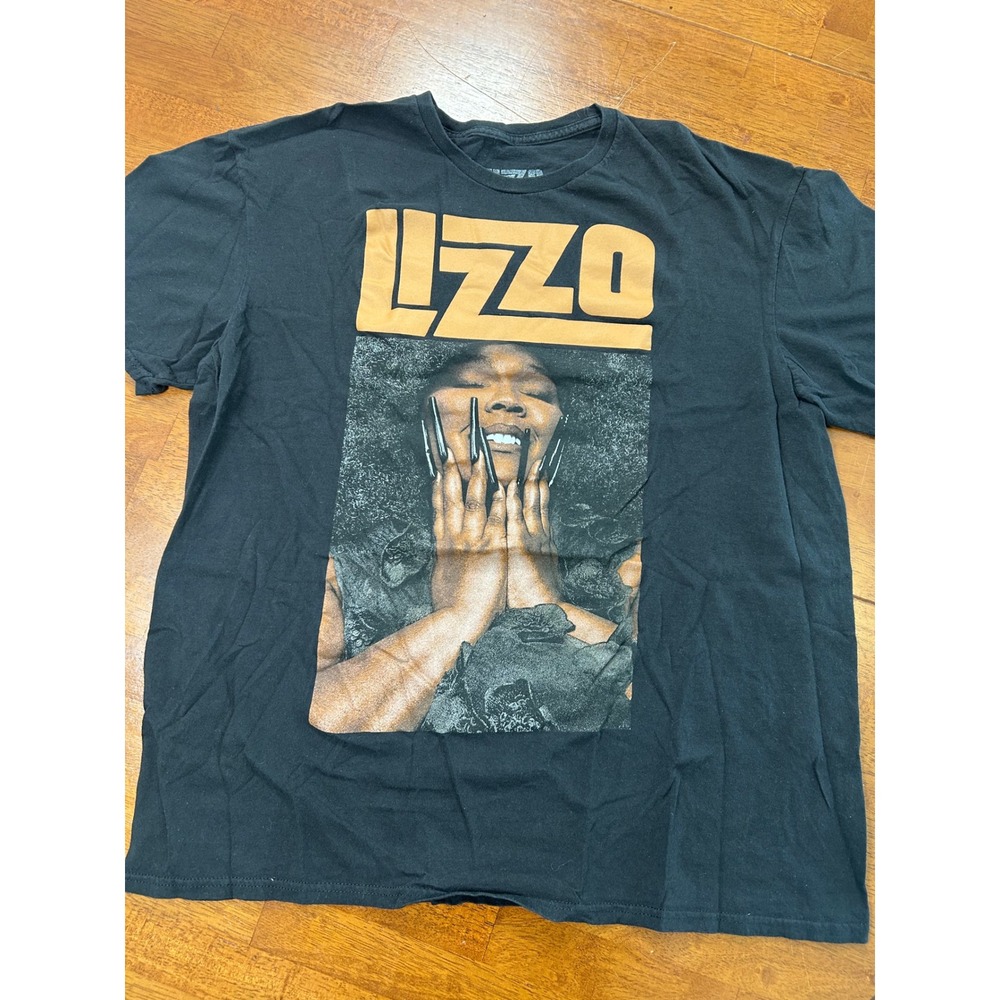 Lizzo Graphic T-Shirt Unisex XL Black Gold Portrait Short Sleeve Cotton Tee